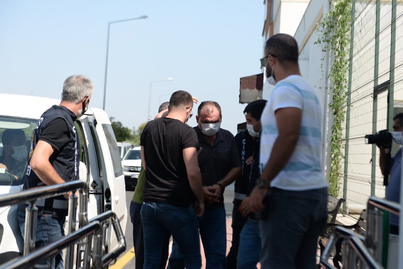 Miras anlaşmazlığı nedeniyle annesi ve kardeşini öldüren vali yardımcısına ağırlaştırılmış müebbet