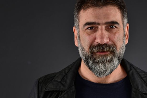 Gazeteci Mustafa Hoş: "Onur yerine parayı seçen, mesleğe, ülkeye, halka ihanet eden gazeteciler oldu"