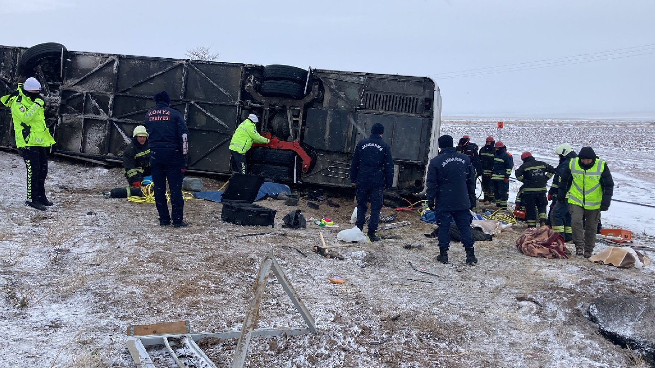 Konya yolunda buzlanma ve kazası: 6 kişi yaşamını yitirdi, 41 kişi yaralandı