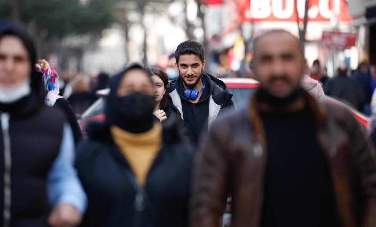 İstanbul'da maske satışları yarı yarıya düştü