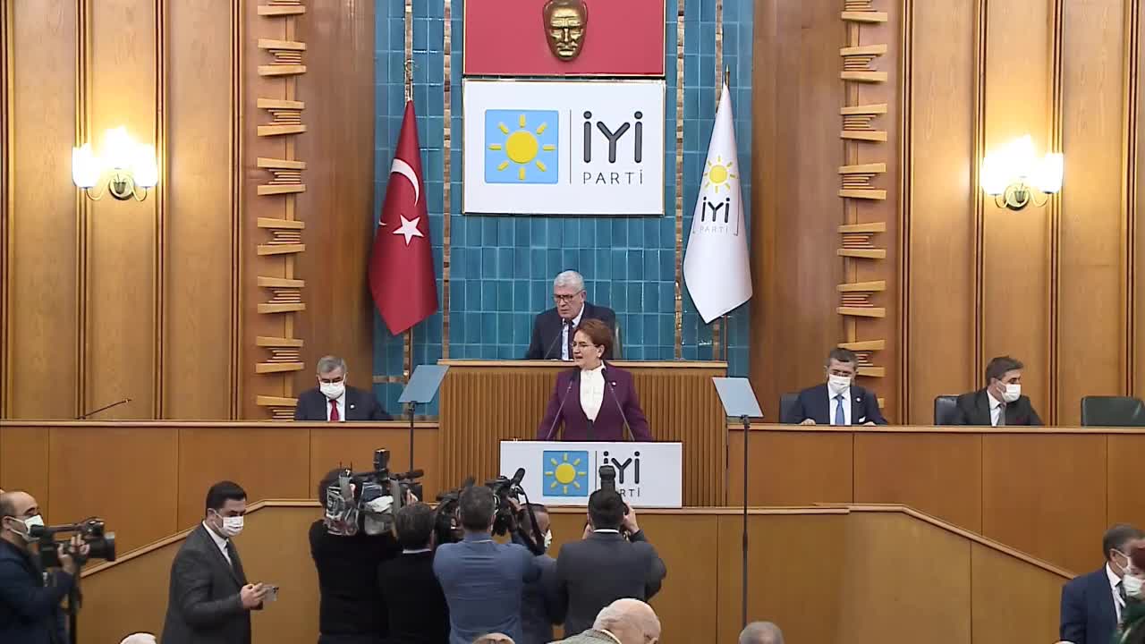 Akşener: Milletin başına bela ettiğiniz bu ucube sistem geldiği gibi ‘gitçek'