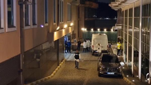 Beşiktaş'ta otelin 7. katından düştüğü iddia edilen kadının kocası tutuklandı