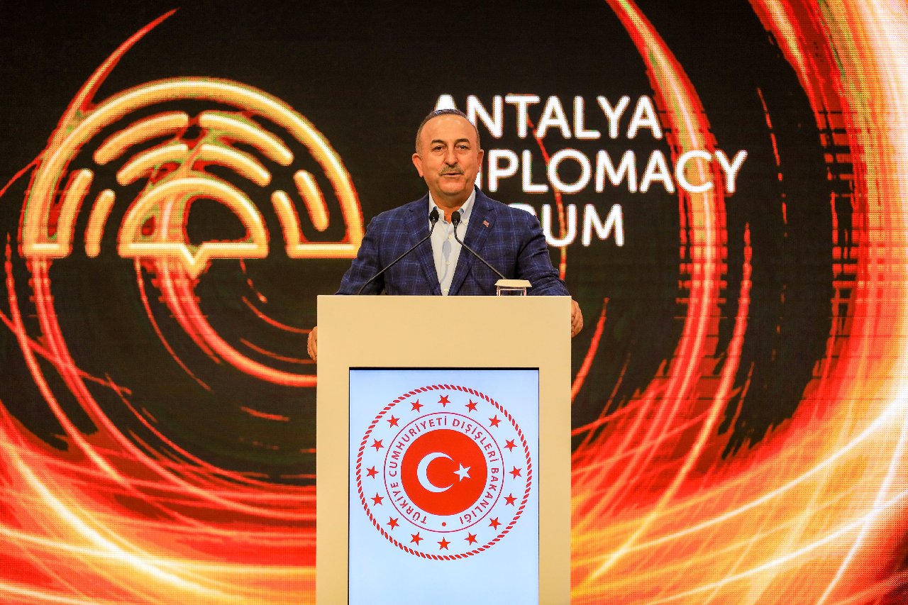 Bakan Çavuşoğlu açıkladı: Lavrov ve Kuleba Antalya'da  bir araya gelecek