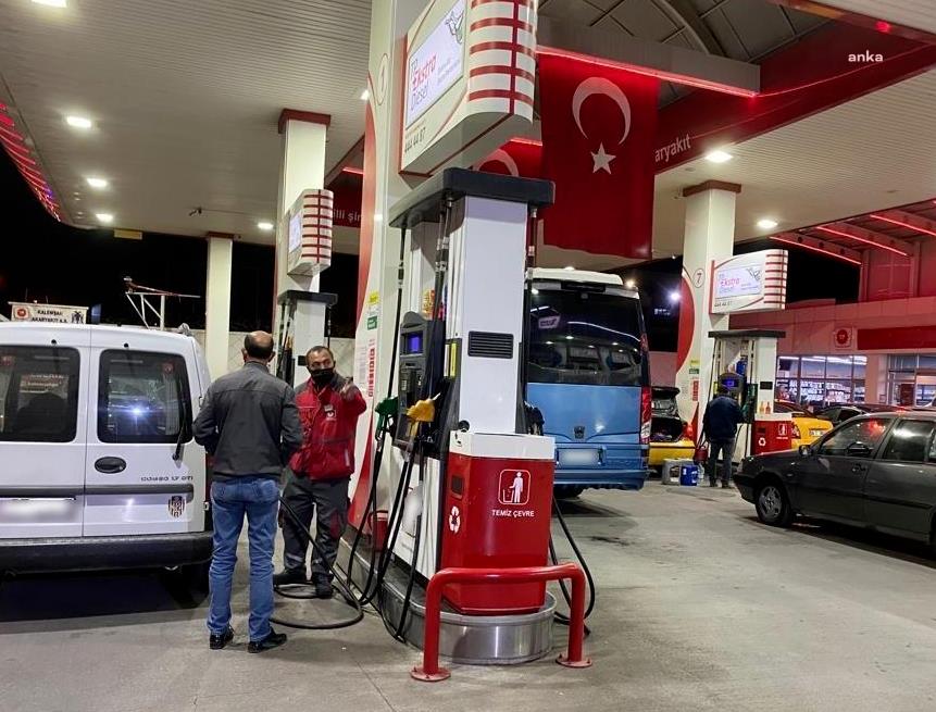 Son 1 yılda benzine yüzde 166, motorine yüzde 235 zam geldi
