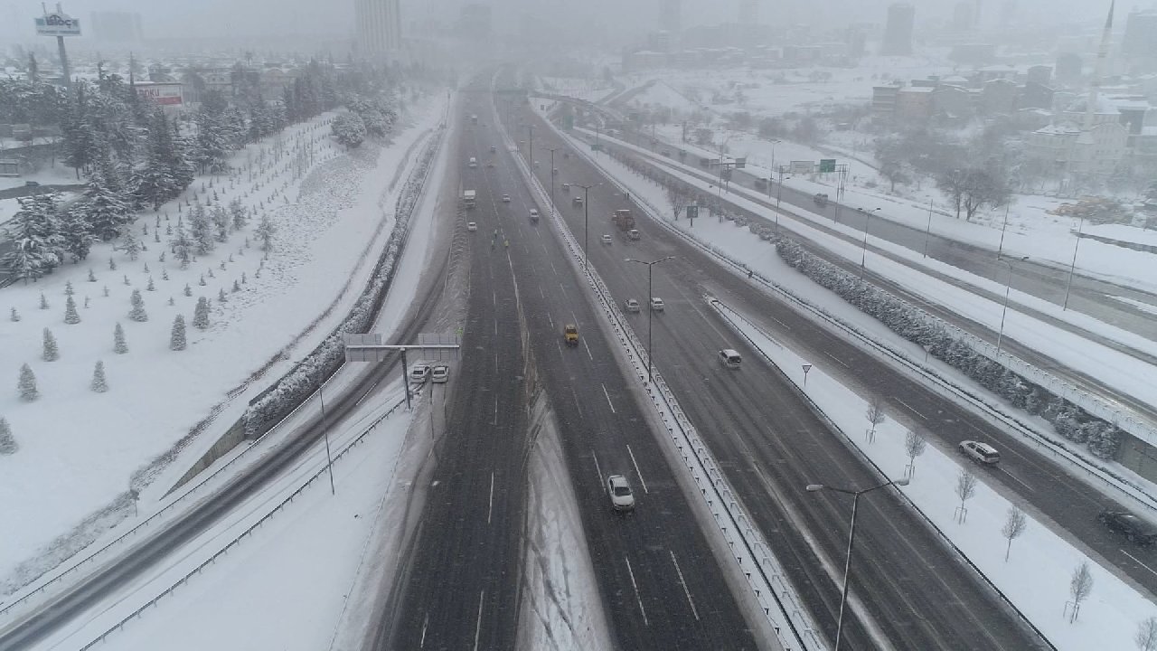 Meteoroloji'den bu akşam İstanbul için gök gürültülü kar fırtınası uyarısı