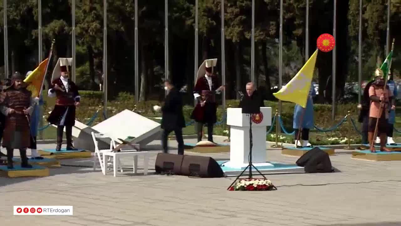 Erdoğan, Çanakkale törenlerinde konuştu: "Haçlı zihniyetine karşı hilalin zaferini tüm dünyaya gösterdik"