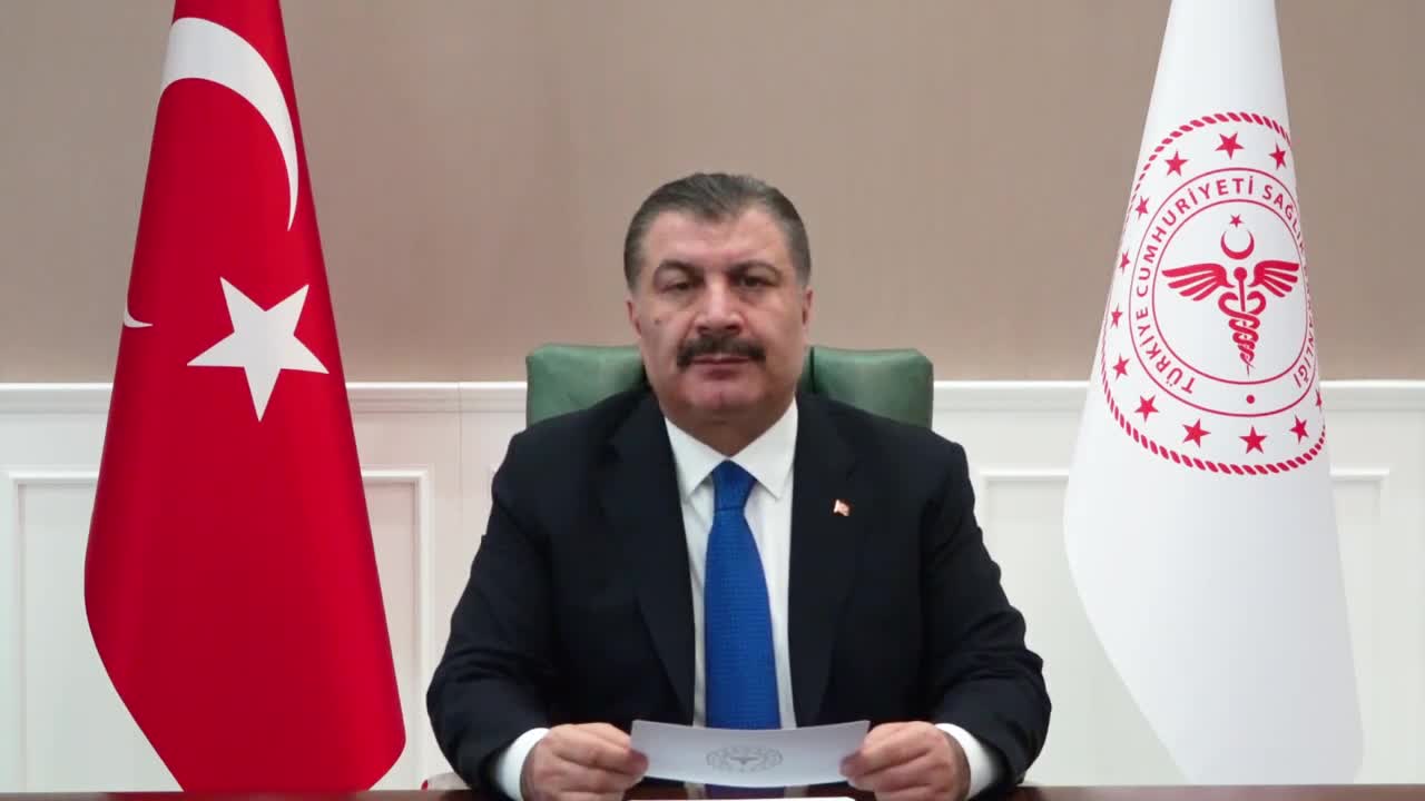 Sağlık Bakanı Koca'dan sağlık çalışanlarına: "Bu zararlı tutumdan vazgeçelim"