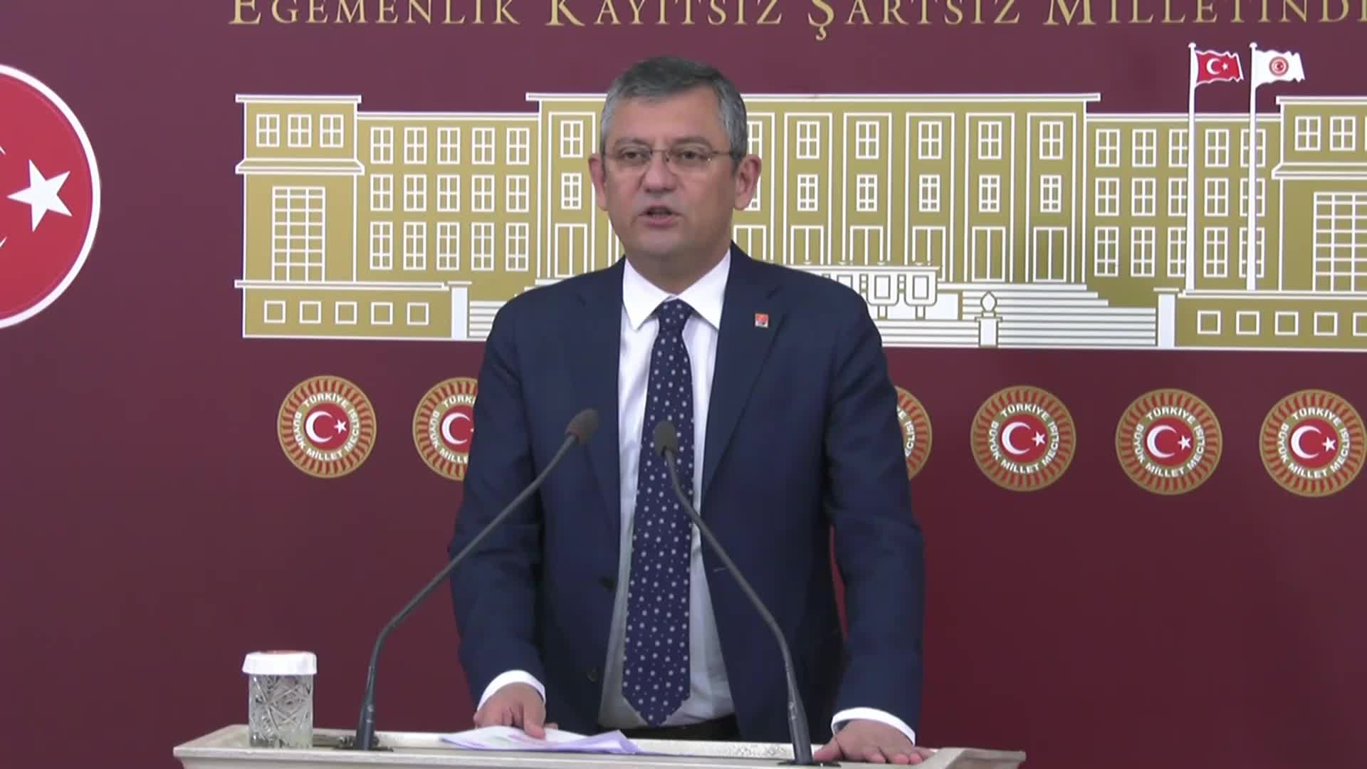Özgür Özel'den seçim kanunu değişikliği yorumu: Feti Yıldız ve Hayati Yazıcı AKP'nin çukurunu kazdı, üstünü zevkle dolduracağız