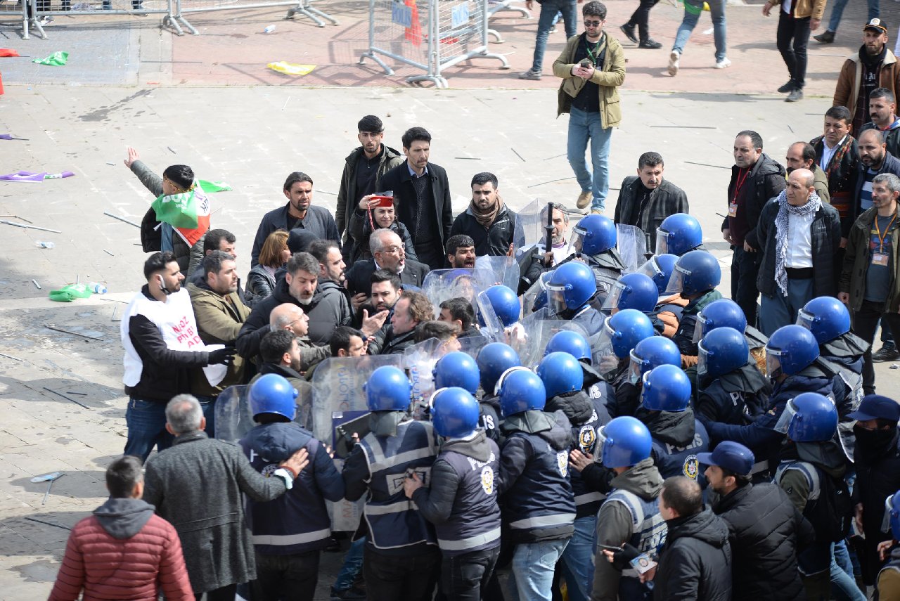Diyarbakır Newroz'unda gözaltına alınan 333 kişiden 1 kişi tutuklandı