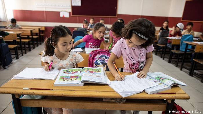 MEB raporu: Suriyeli çocukların yüzde 35'i okula gidemiyor