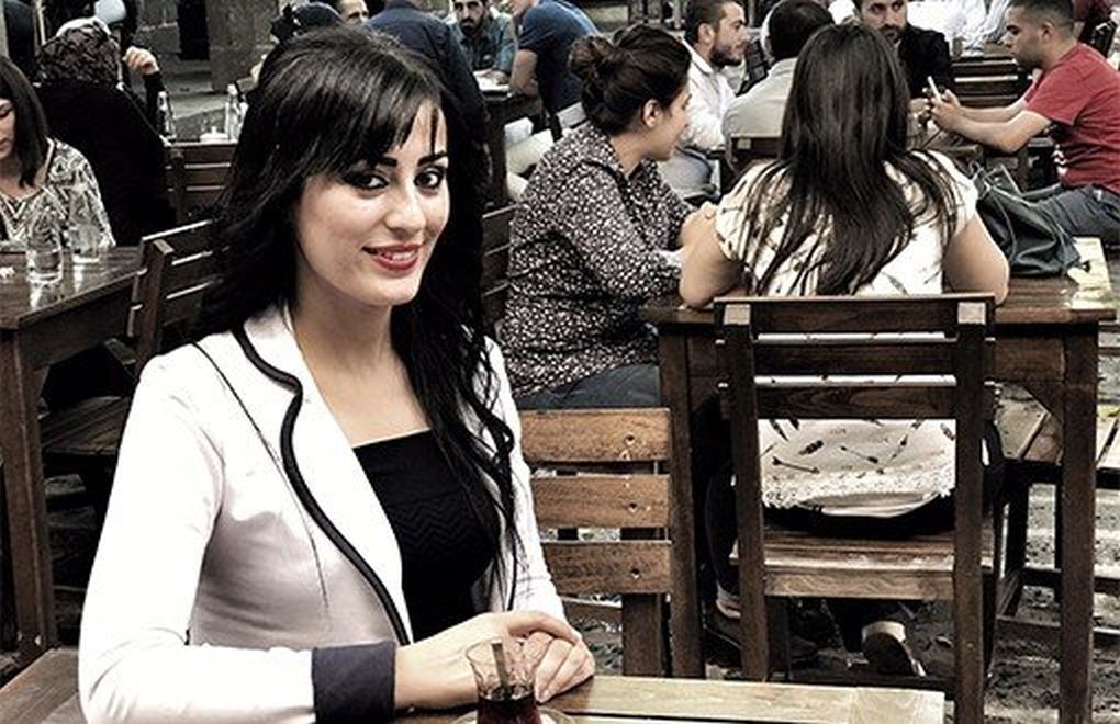 Ayşe Çelik, AKP'li Özlem Zengin'e tepki gösterdi, çıplak arama işkencesini anlattı: "45 kadın çıplak arandı"