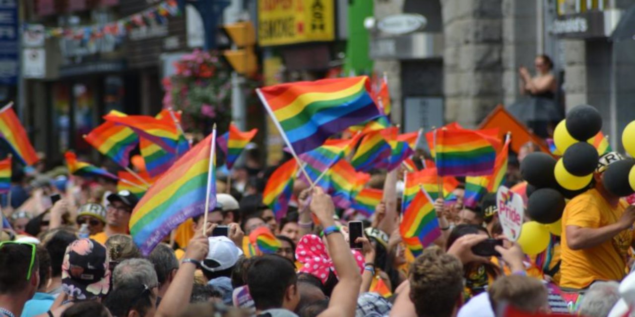 LGBTİ'lerle ilgili etkinlik yapan derneğe kapatma davası