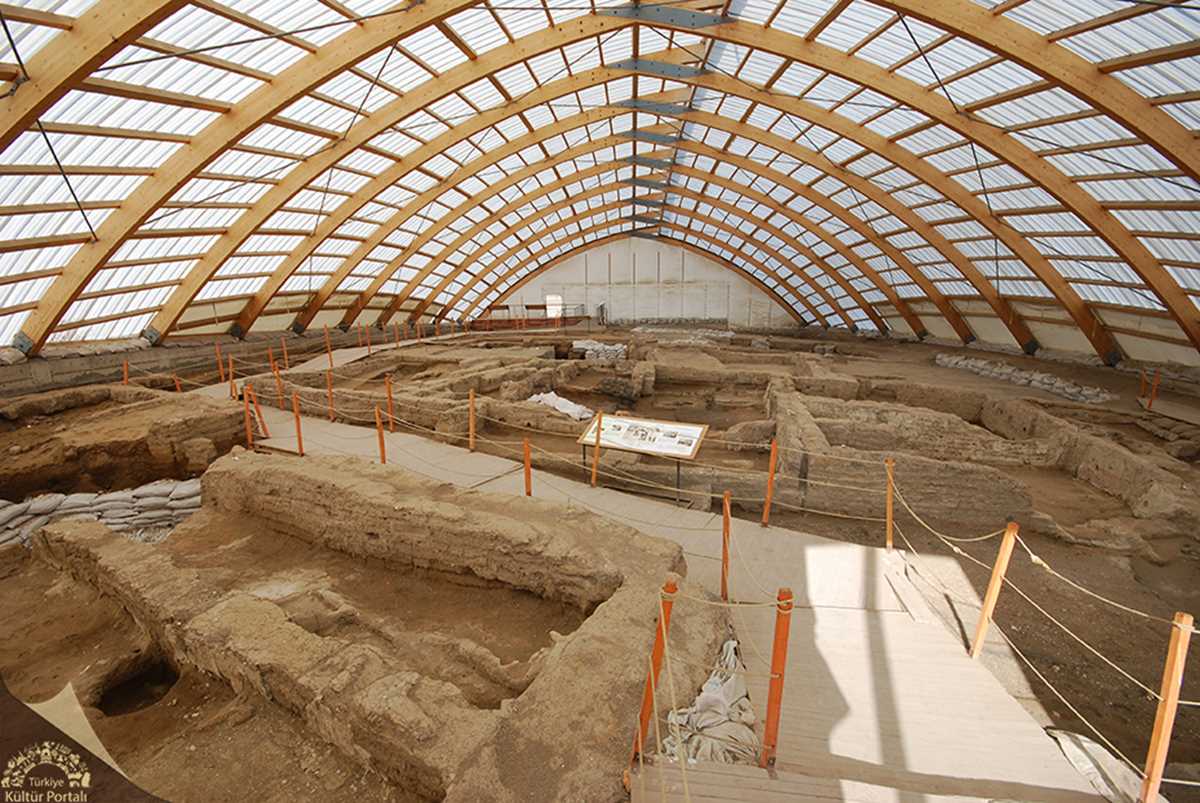 Çatalhöyük kazılarında bir ilk: 'Neolitik merdiven' bulundu