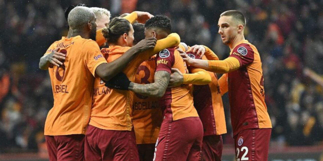 Galatasaray'dan 2 dakikada 2 gol