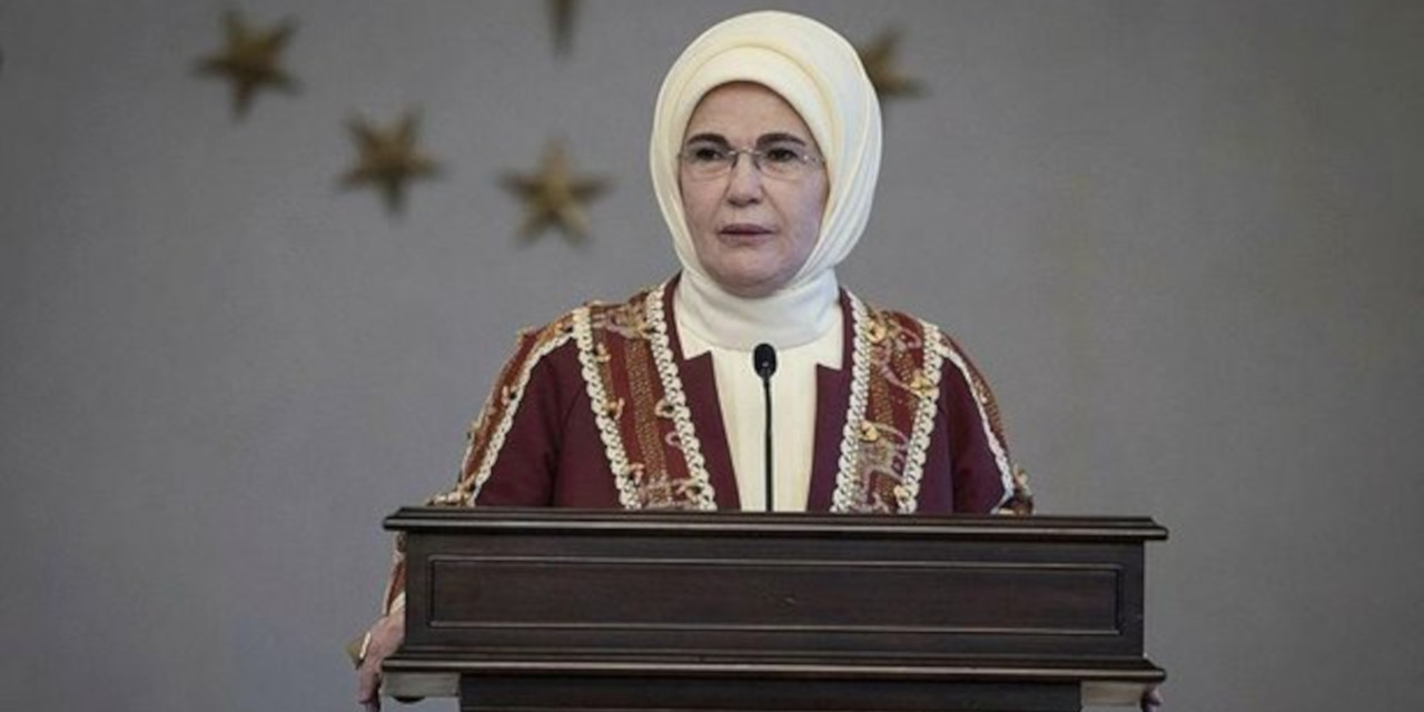 Emine Erdoğan, kadın girişimcileri iftarda ağırladı: Kadınlar küresel bir mahalle baskısına maruz kalıyor