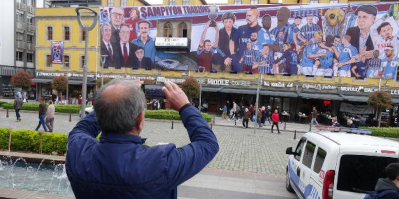 Trabzonspor taraftarından mutluluğun resmi