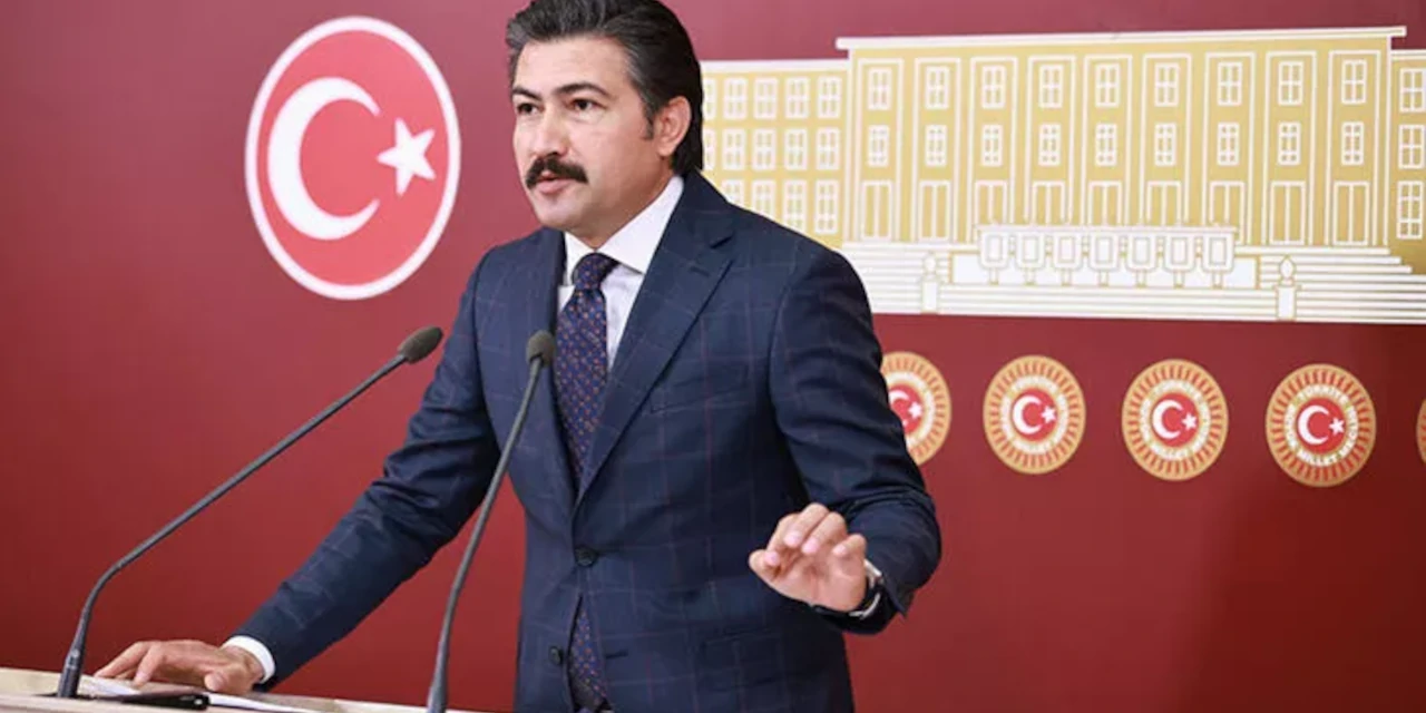 AKP'li Cahit Özkan: Bu prodüksiyonu tebrik ediyoruz