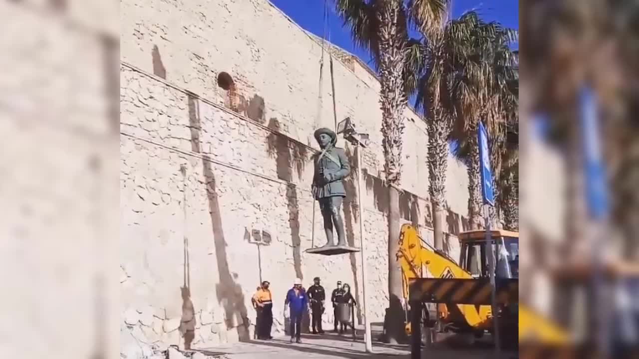 Diktatör Franco'nun son heykelinin de kaldırılma anları