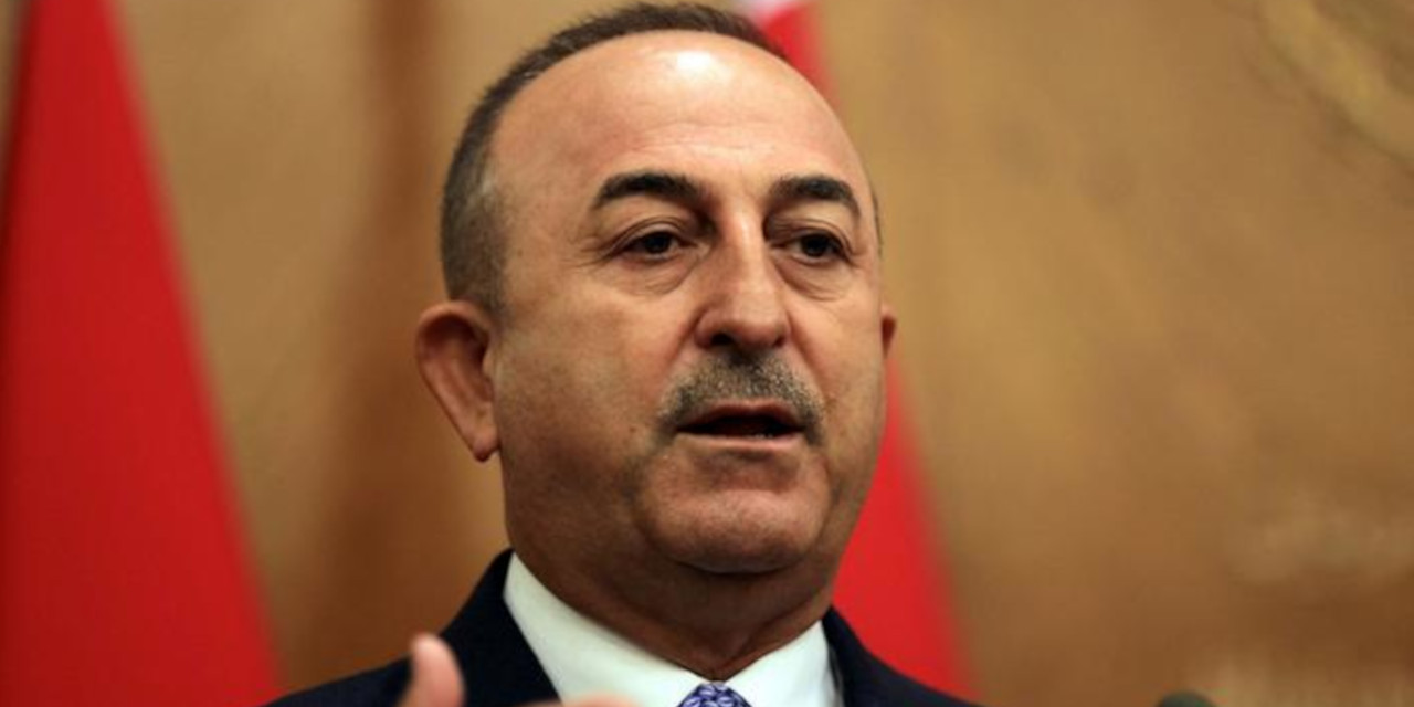 Çavuşoğlu duyurdu: Türkiye, Suriye'ye asker taşıyan Rus uçaklarına hava sahasını kapattı