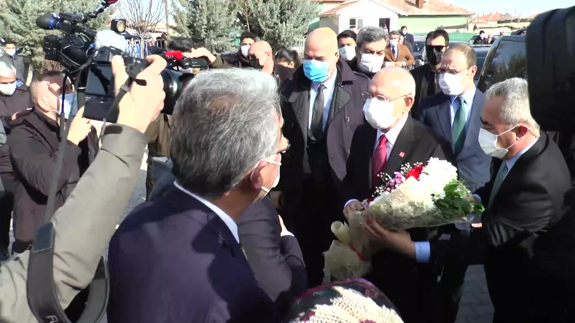 Kılıçdaroğlu:  Tüm CHP'li belediye başkanlarımız tarih yazıyor