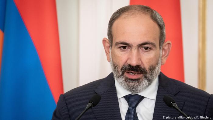 VİDEO HABER/ Ermenistan Başbakanı Paşinyan, destekçileriyle sokakta