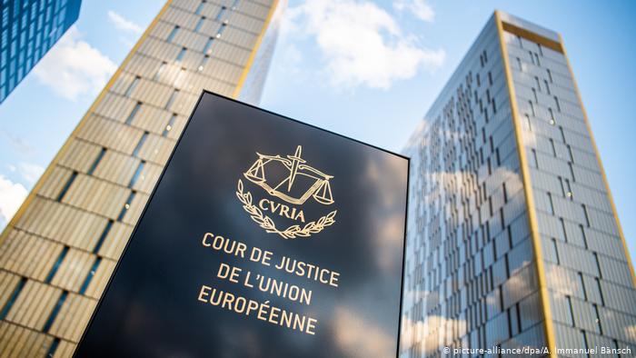 Avrupa Adalet Divanı’na sunulan bilirkişi raporu: İşveren, çalışanına başörtü takmayı yasaklayabilir
