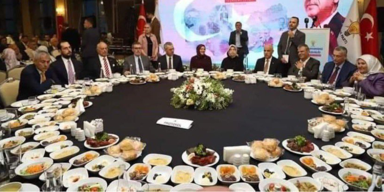 AKP'nin iftar sofrası: 'Bir tek kuş sütü eksik'