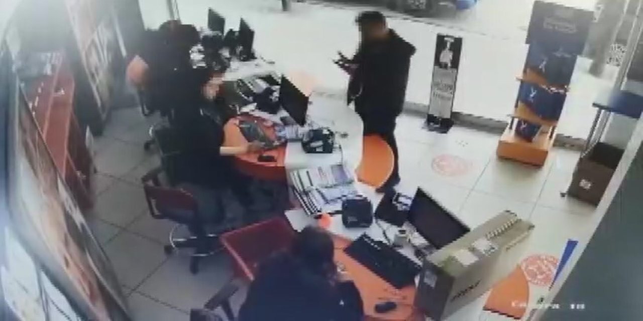 Kargo teslim numarasını paylaştı, 100 bin liralık bilgisayarı çalındı