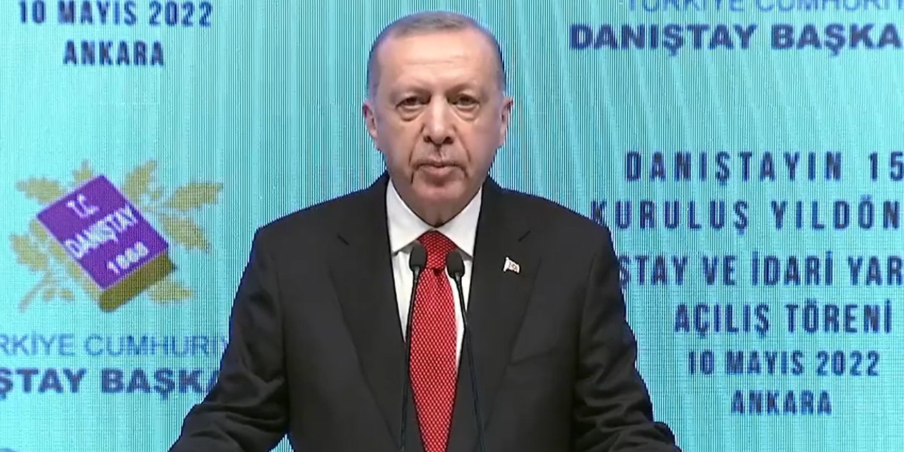 Erdoğan siyasetin yargıyı etki alanına almak istemesini anlattı, 'hukukçu duruşu' istedi