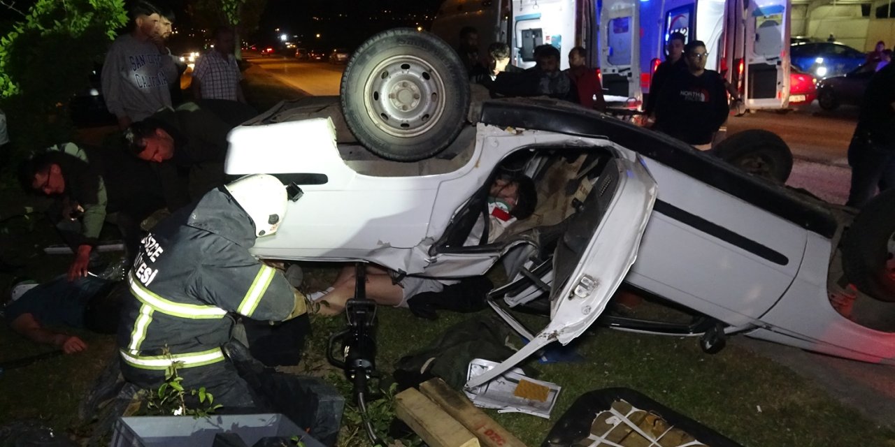 Beş üniversitelinin otostop yaparak bidiği araba kaza yaptı: 5 yaralı
