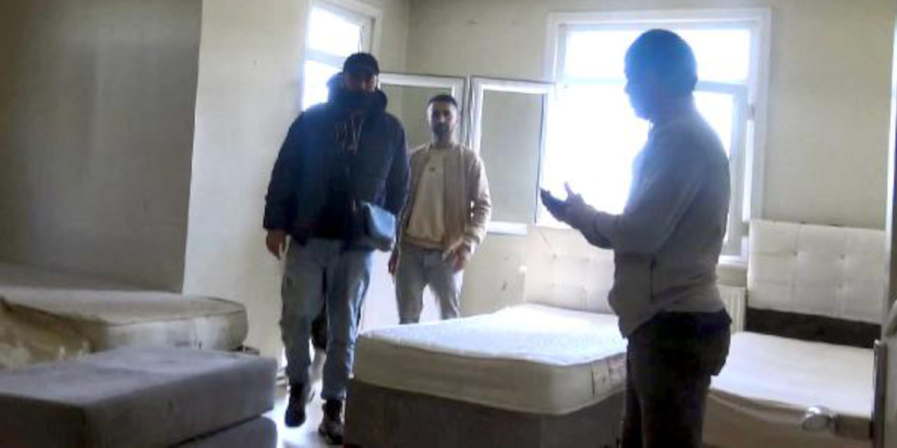 Kiracı odaları kiraya verdi, ev sahibi tüm kiracıları eve hapsetti