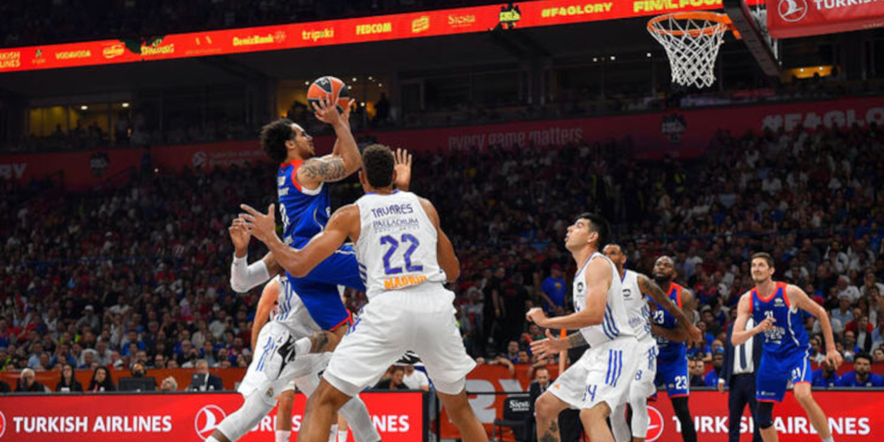 Anadolu Efes, üst üste 2'nci kez Avrupa şampiyonu