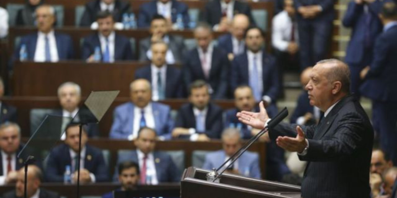 AKP'li vekiller kara kara düşünüyor: Susmak mı zor, konuşmak mı?