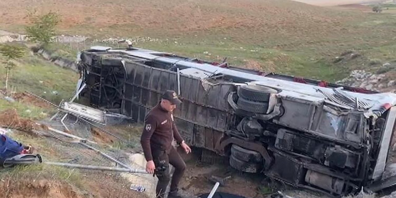 Muhalefet liderlerinden AKP şöleninden dönerken ölen gençler için taziye