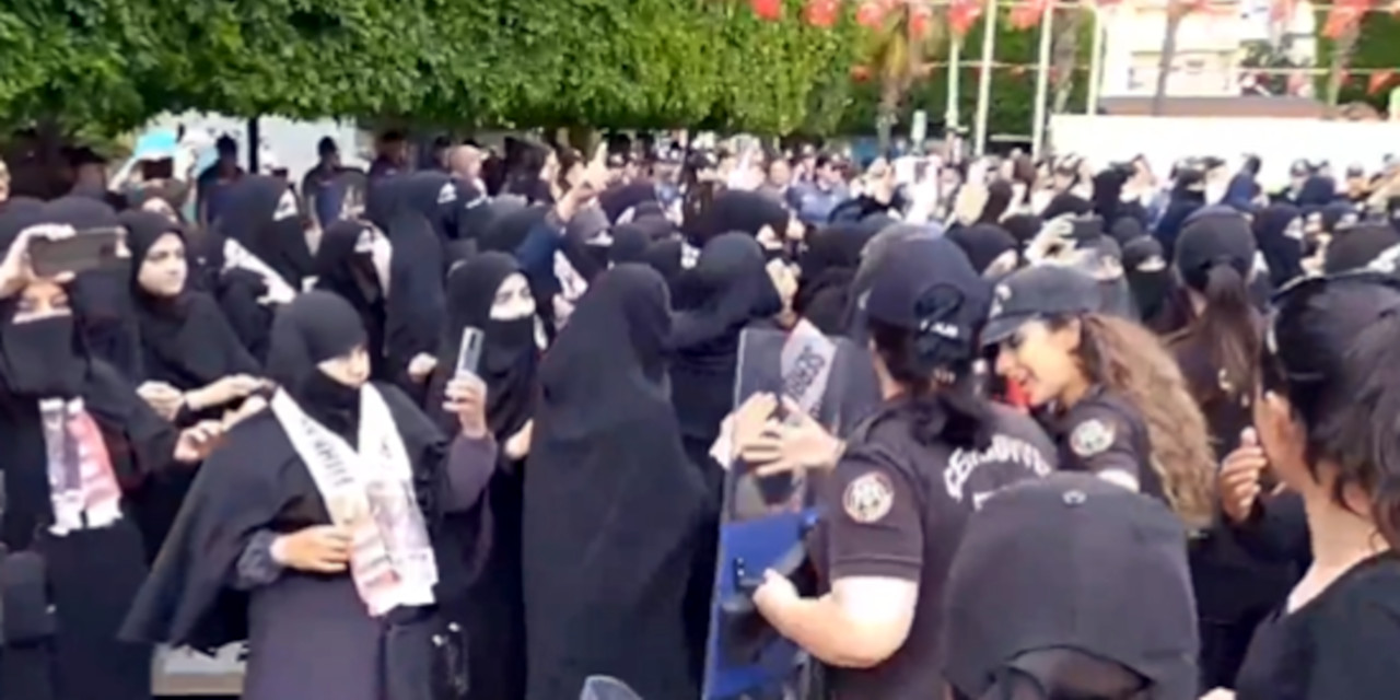 Adana’da Furkan Vakfı mensuplarına sert müdahale