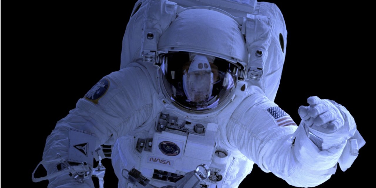 Astronotun kaskına su doldu, uzay yürüyüşleri askıya alındı