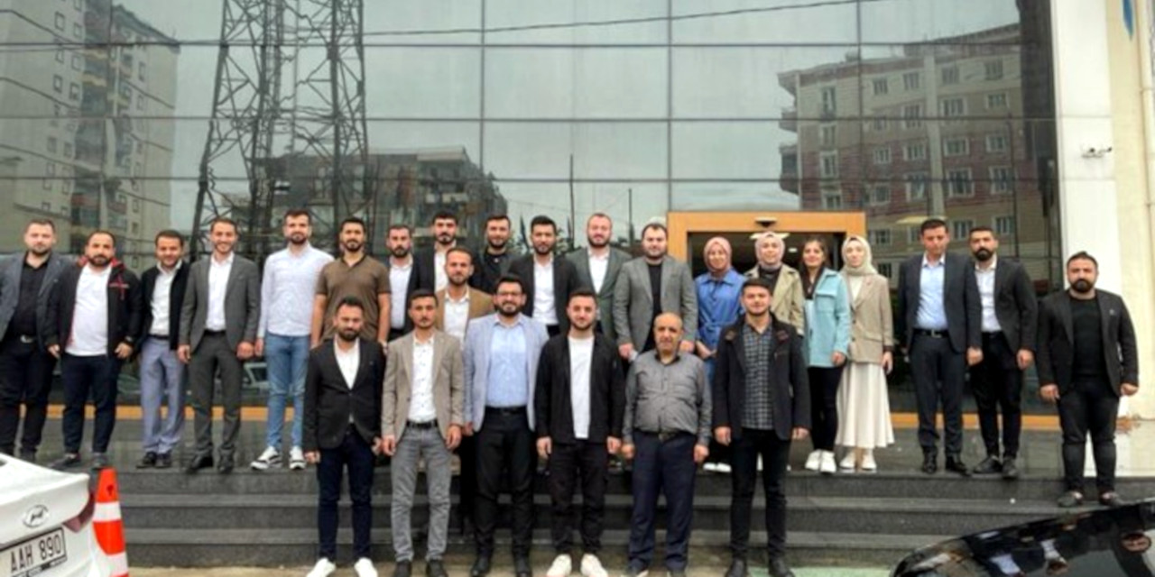 Kızıltepe AKP Gençlik Kolları topluca istifa etti: Aç bırakıldık