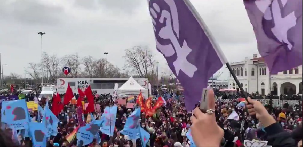 Kadıköy'deki 8 Mart buluşmasında trans aktvistlere gözaltı