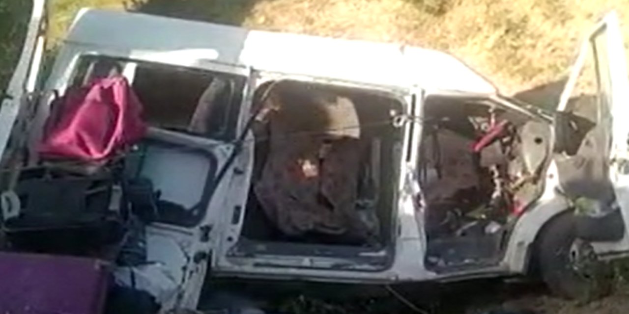 Siirt’te işçileri taşıyan minibüs uçuruma yuvarlandı: 4 ölü