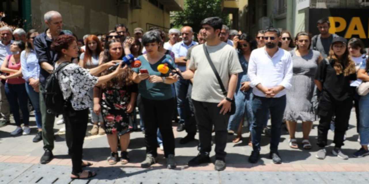 Diyarbakır'da gazetecilerin gözaltına alınması protesto edildi: Özgür basın susturulamaz