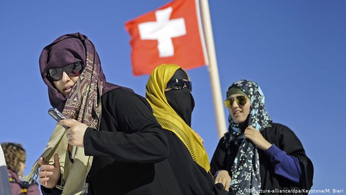 İsviçre’deki referandumdan sonuç çıktı: Peçe ve burka yasaklanıyor