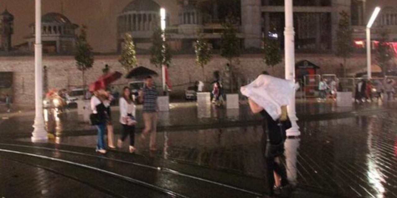 İstanbul'da gece yarısından sonra sağanak yağış uyarısı