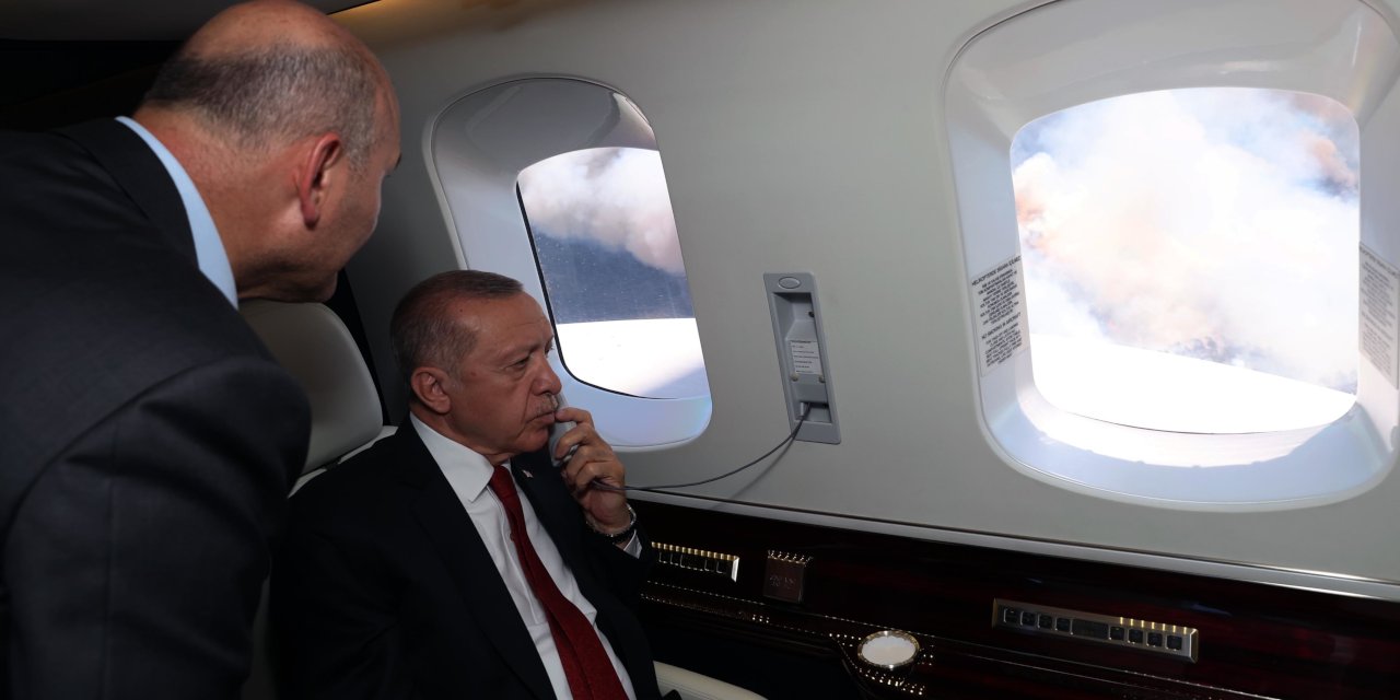 Cumhurbaşkanı Erdoğan, yangın bölgesini havadan inceledi