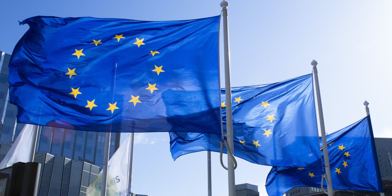 Ukrayna ve Moldova'ya Avrupa Birliği aday ülke statüsü verildi