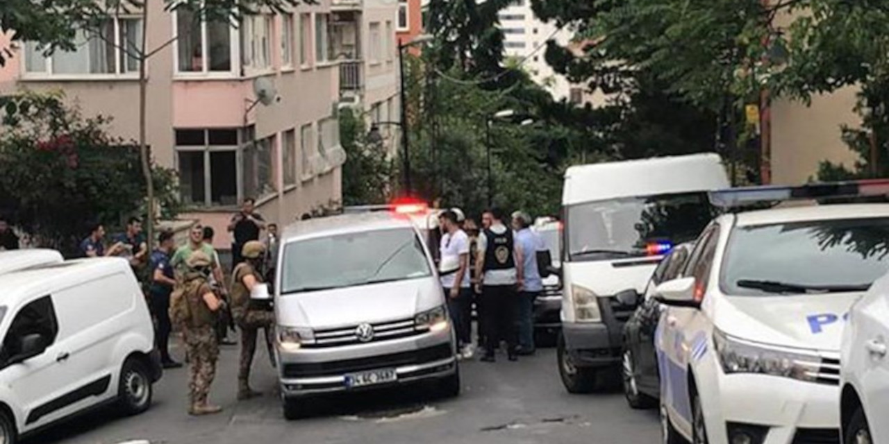 Şişli'de iki erkeğin bir kadını zorla tuttuğu ihbarı üzerine eve operasyon düzenlendi