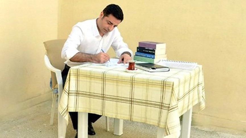 Demirtaş'tan muhalefet liderlerine çağrı: Devlet içine çöreklenmiş çeteyi teşhir edin, üzerine gidin