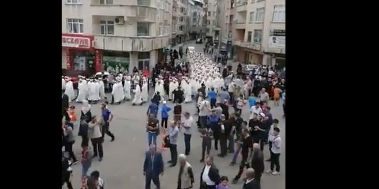 Trabzon Of'ta icazet töreni öncesi hafızlardan şehir turu