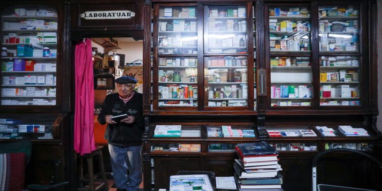 Güle güle Melih abi: İstanbul'un 120 yıllık eczanesi müze oluyor