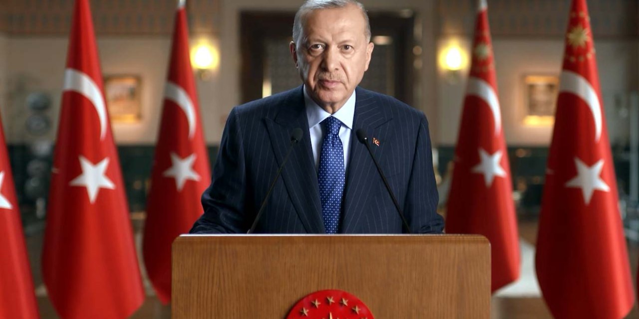 Cumhurbaşkanı Erdoğan, üç bürokratı görevden aldı