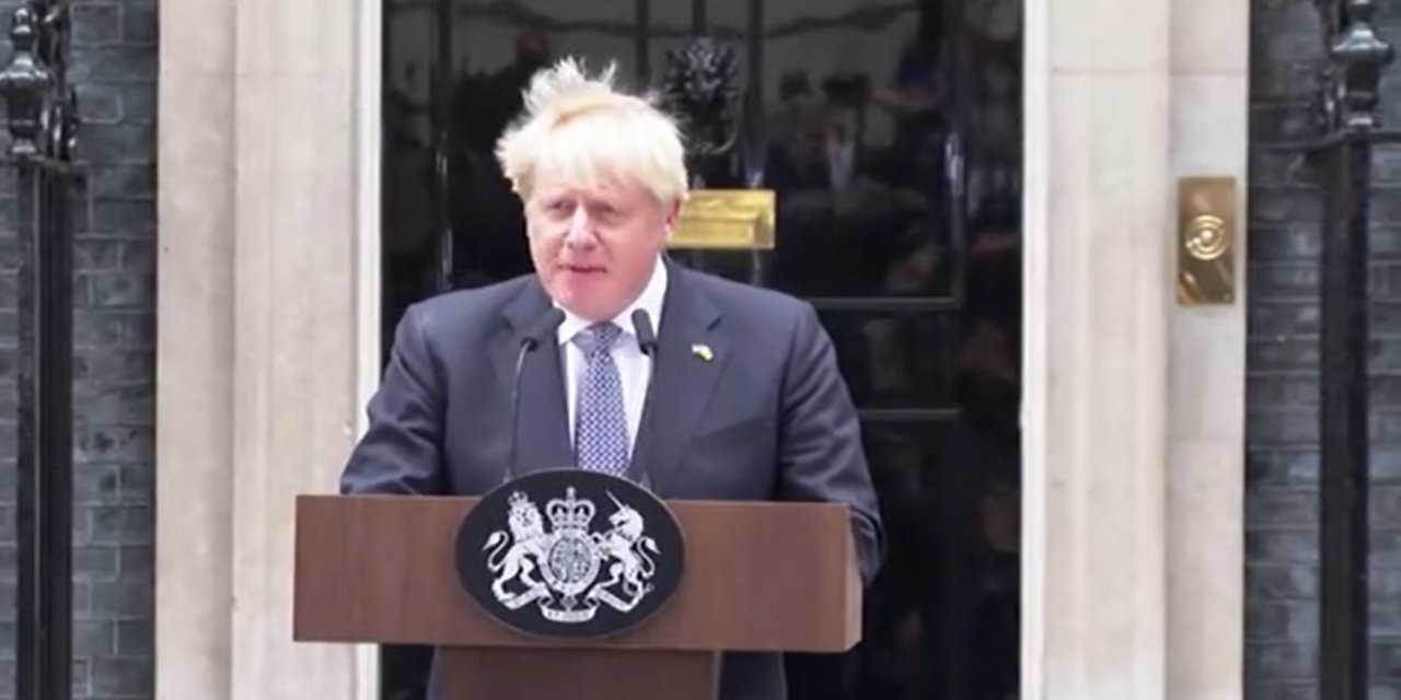 Boris Johnson, Muhafazakâr Parti liderliğinden istifa etti